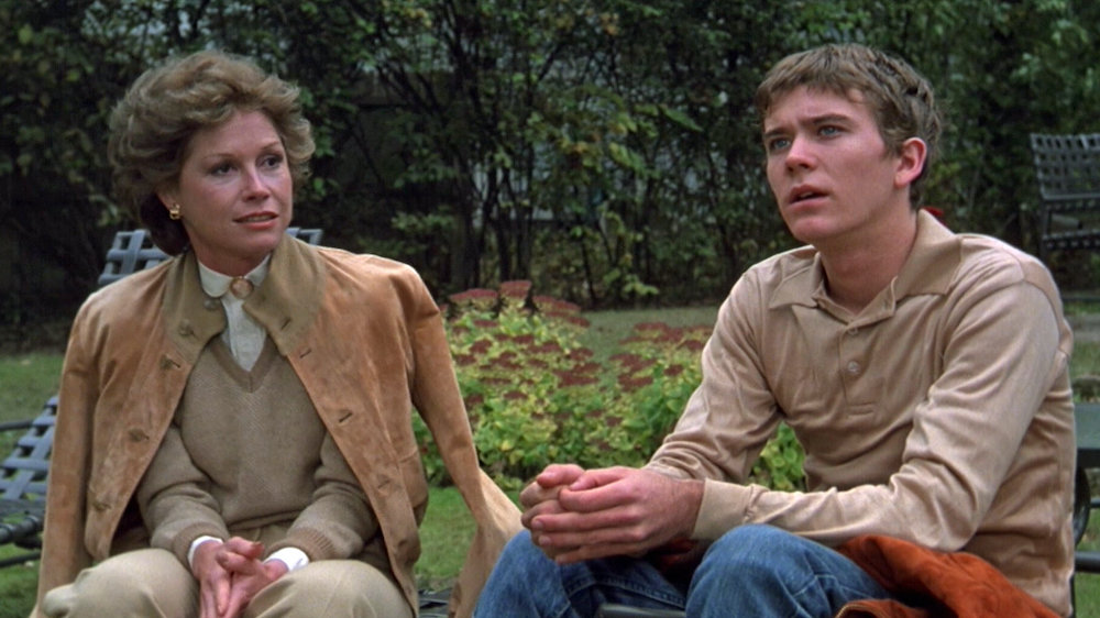 Photo of Mary Tyler Moore as Beth and Timothy Hutton as Conrad.