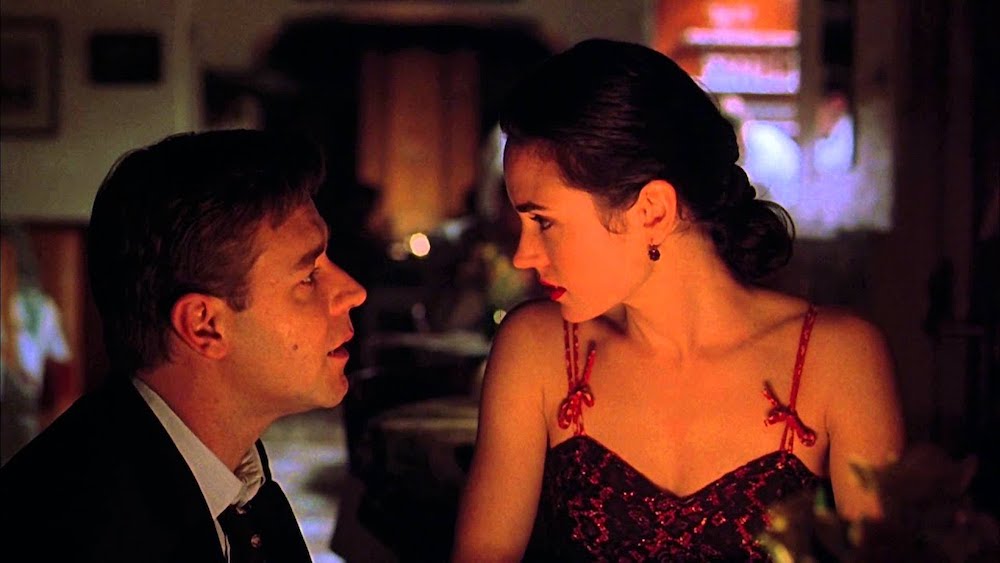 Photo of Russell Crowe and Jennifer Connelly.